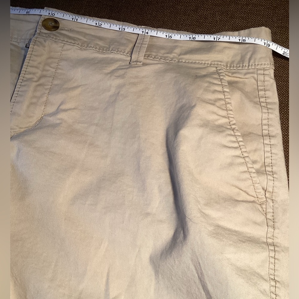OLD NAVY CREAM SHORT SIZE 14 - Picture 15 of 15